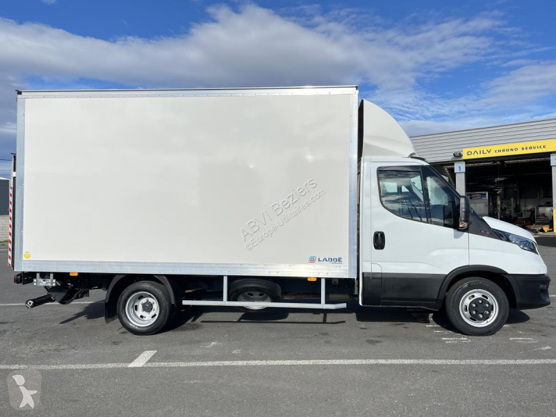Iveco 35C16H CAISSE LABBE HAYON AUVENT...