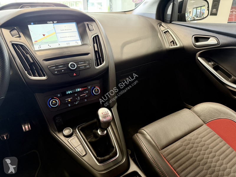 Véhicule utilitaire Ford FOCUS 2.0 ECOBOOST...