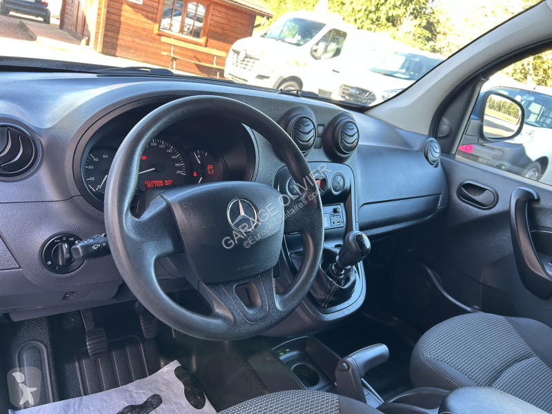 Véhicule utilitaire Mercedes Long 111 1.5 CDI...