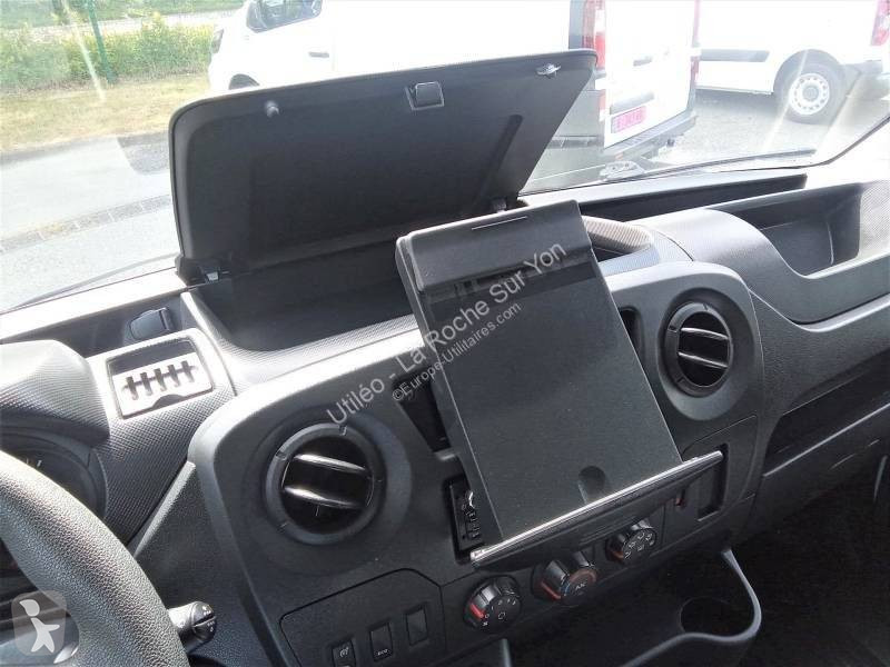 Véhicule utilitaire Renault 2.3 DCI 130