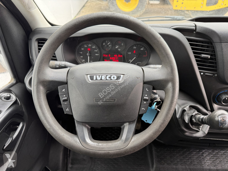 Véhicule utilitaire Iveco 35S14 2.3