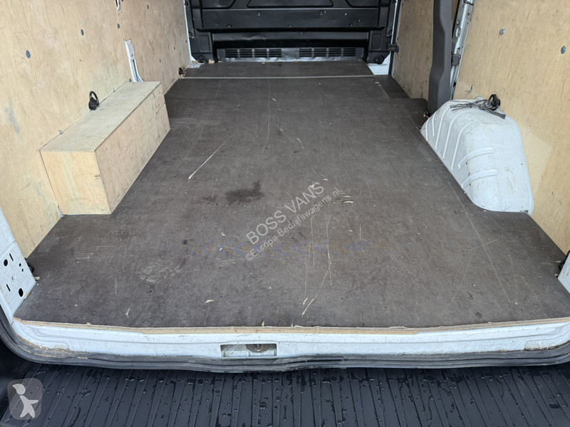 Véhicule utilitaire Ford e 68kWh 184PK E-