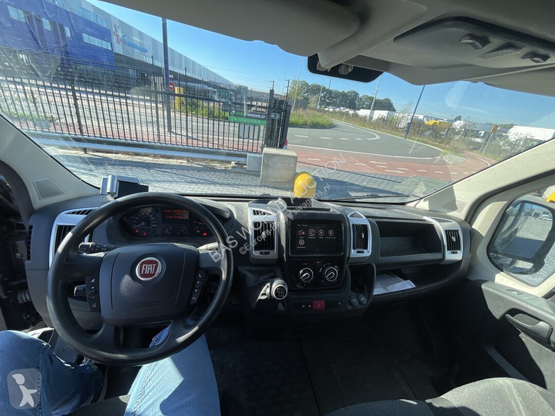 Véhicule utilitaire Fiat 120PK