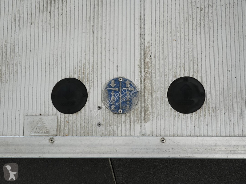 Véhicule utilitaire Renault 145PK