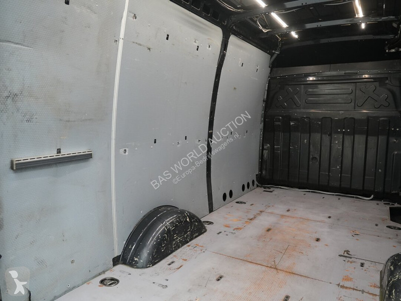 Véhicule utilitaire Iveco 35S14