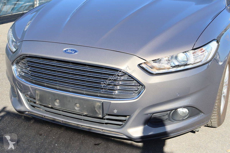 Véhicule utilitaire Ford