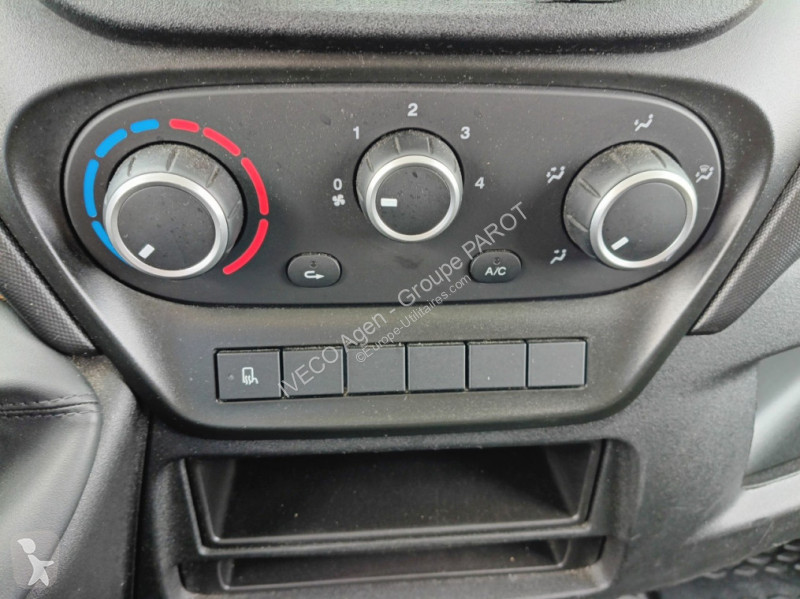 Véhicule utilitaire Iveco 35C16H empattement...