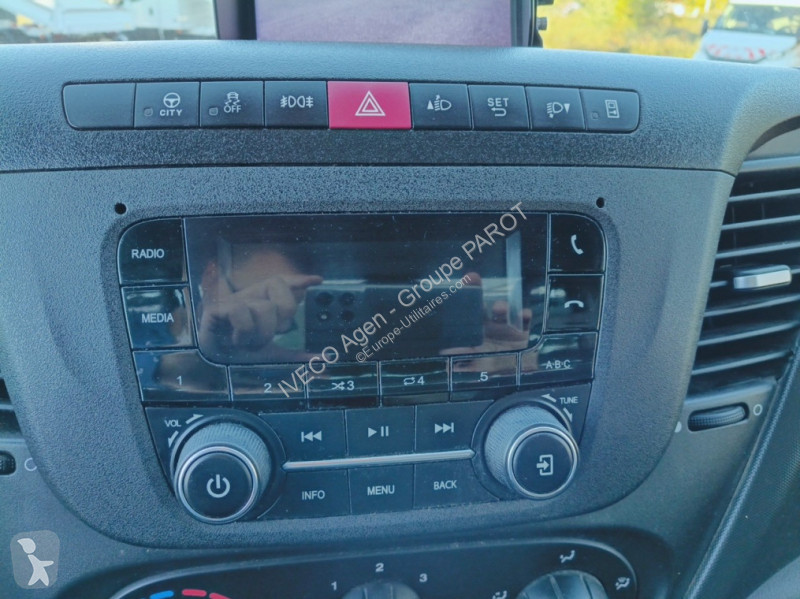 Véhicule utilitaire Iveco 35C16H empattement...