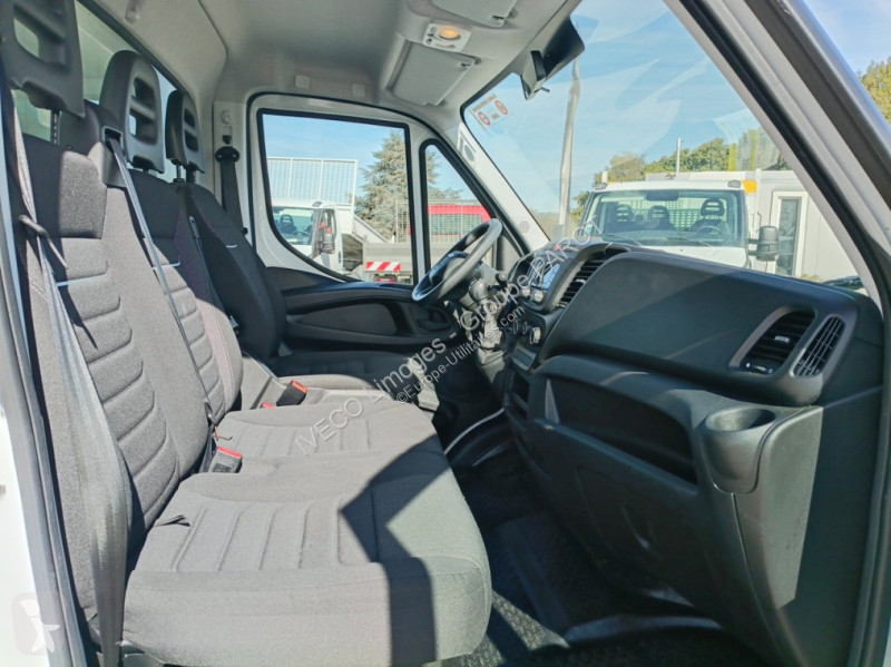 Véhicule utilitaire Iveco 35C16H empattement...