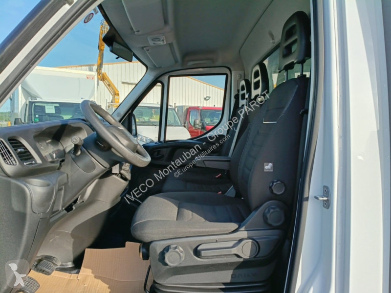 Véhicule utilitaire Iveco 35C16H empattement...