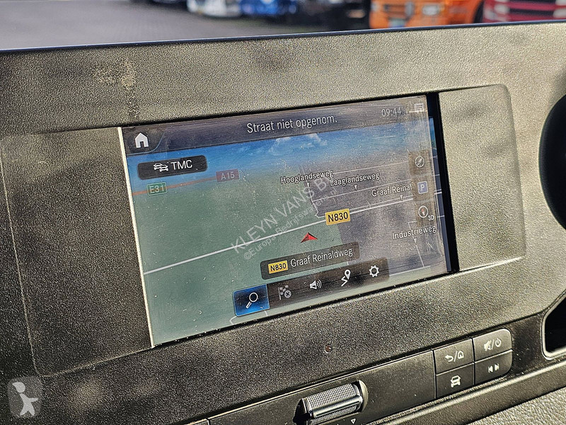 Mercedes 319 L2H2 RWD 3.5t-Trekhaak Automaat 3...