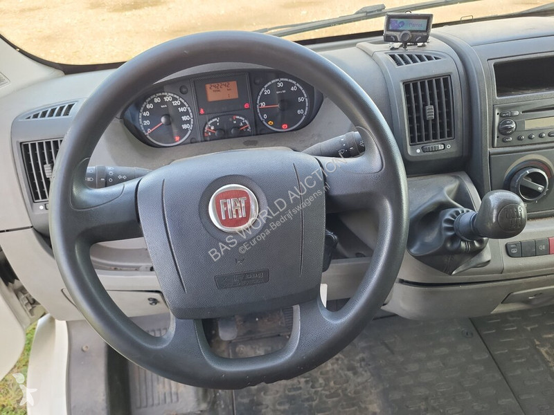 Véhicule utilitaire Fiat 120PK