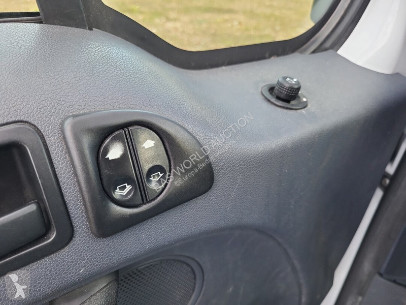 Véhicule utilitaire Ford 75pk