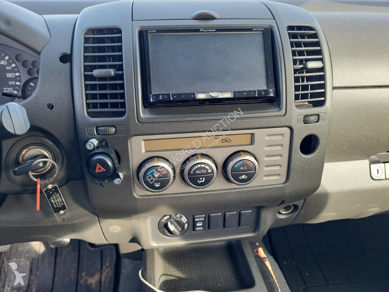 Véhicule utilitaire Nissan 171pk