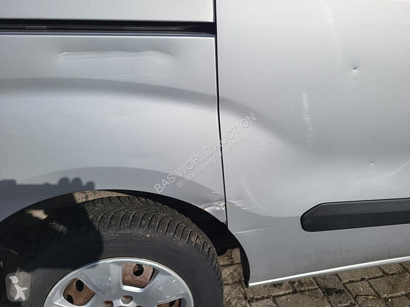 Véhicule utilitaire Fiat 90pk Doblò