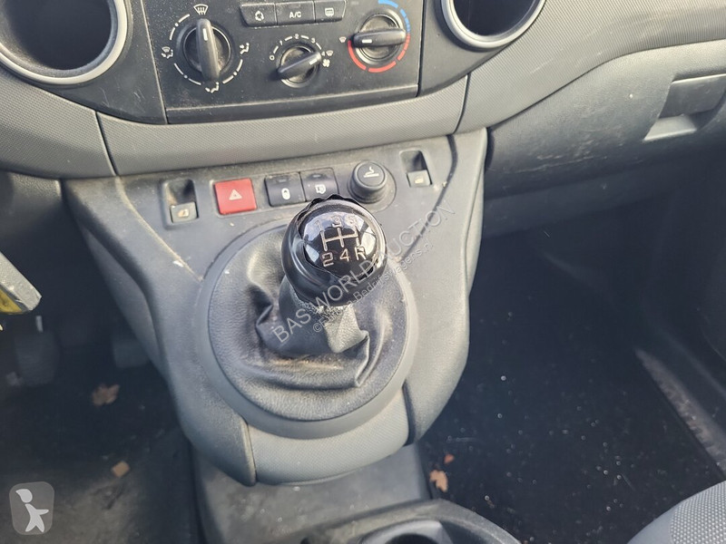 Véhicule utilitaire Peugeot 90pk