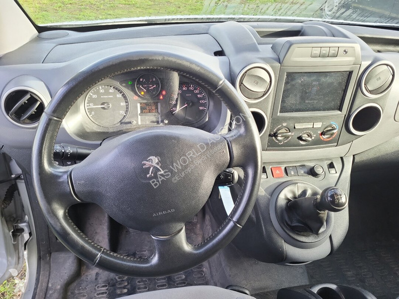 Véhicule utilitaire Peugeot 99pk