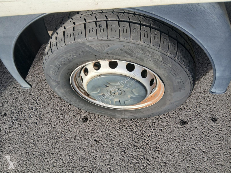 Véhicule utilitaire Renault 20M3 BACHE 145 CV...
