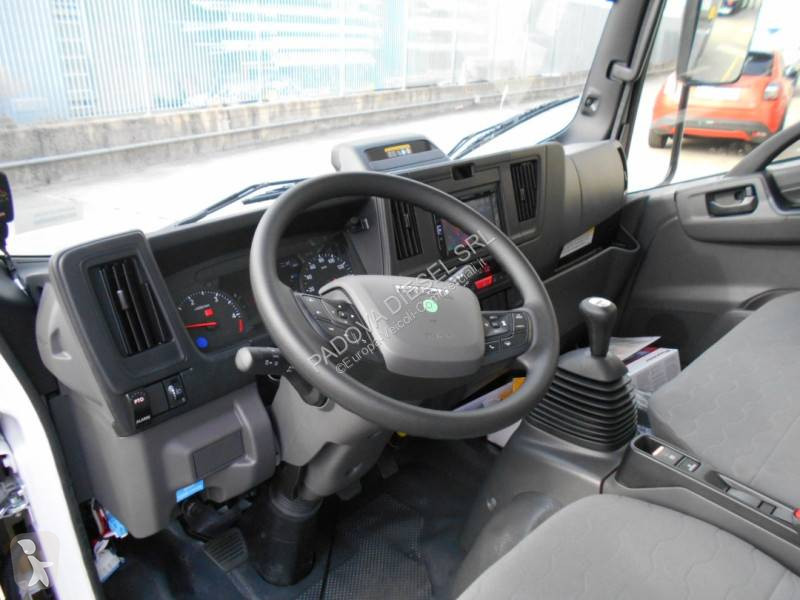 Véhicule utilitaire Isuzu