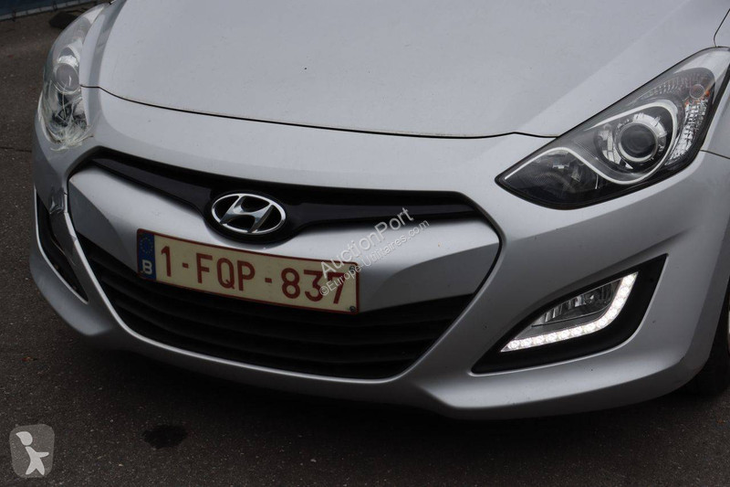 Hyundai i30 van