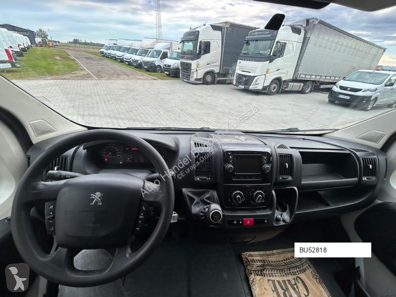 Peugeot 2.2 van