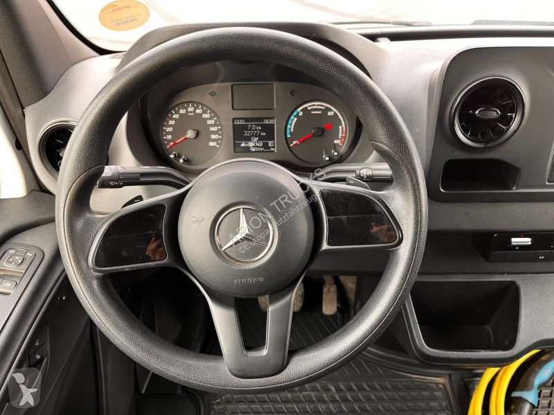 عربة نفعية Mercedes e L2H2...
