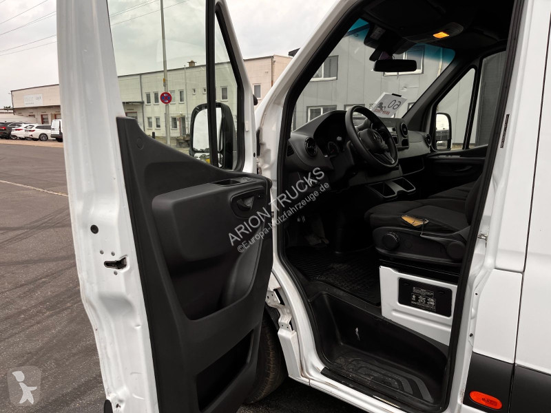 عربة نفعية Mercedes e L2H2...
