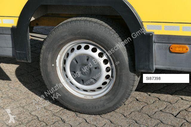 Furgoneta Volkswagen 4x2, Isoliert, Regale,...