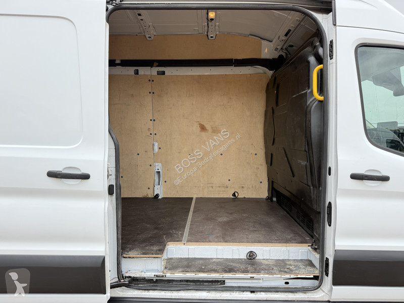 Ford E van