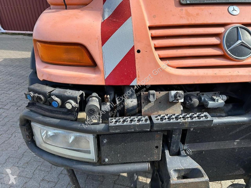 Furgoneta Mercedes U4000 mit Kipppritsche