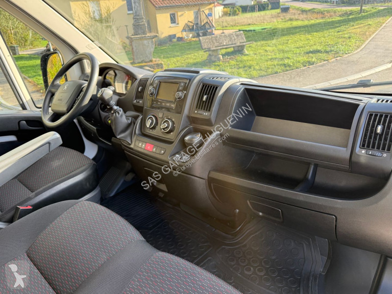 Furgoneta Peugeot 2.2 BLUEHDI S&S 120CH ASPHALT