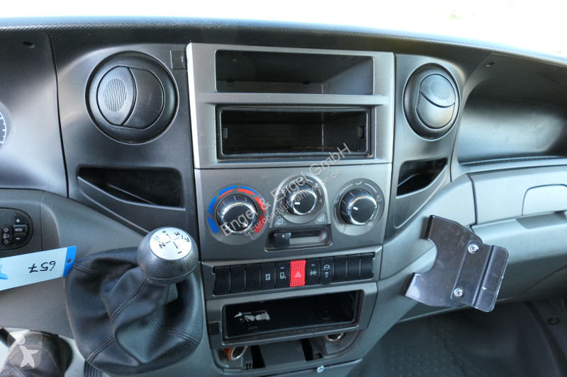 Iveco Daily 35 S11 C30C AUTOMATIK KAMERA Regale...