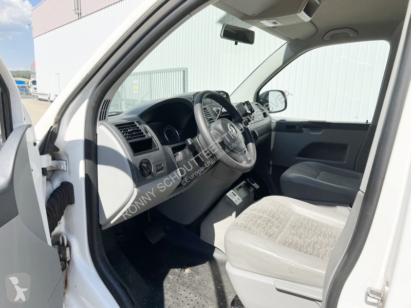 Véhicule utilitaire Volkswagen T5 2.0 TDI 4x2...