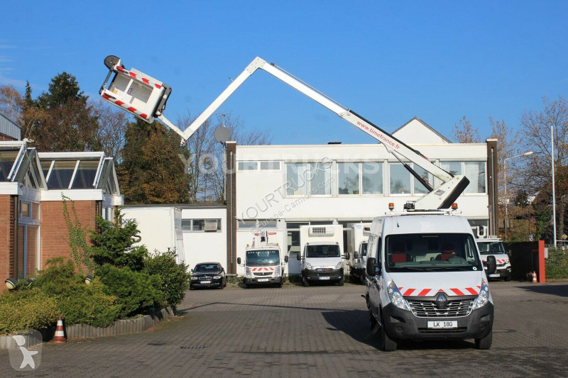 Véhicule utilitaire Renault 125 dci Versalift...