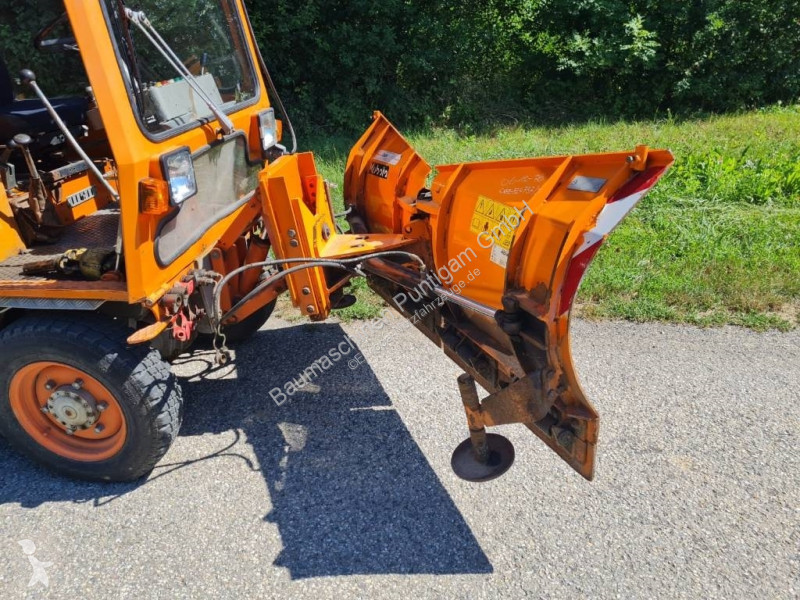 Gemeentevoertuig Boschung Pony DP 40 AK