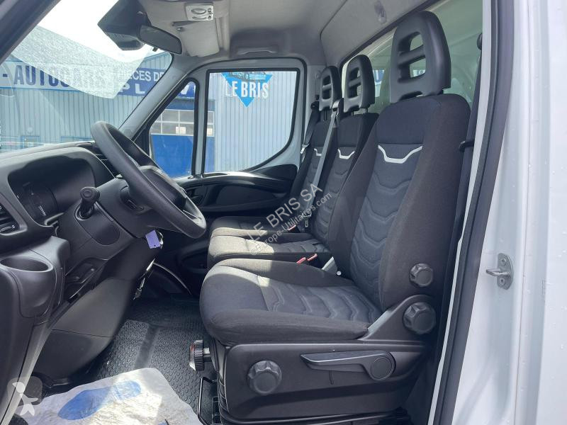 Véhicule utilitaire Iveco 35C16