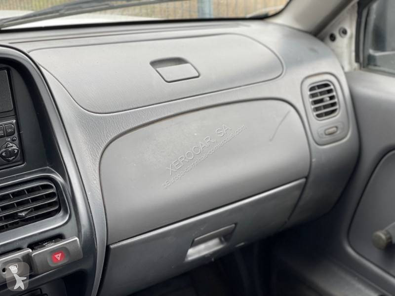 Véhicule utilitaire Nissan 2.5 DI