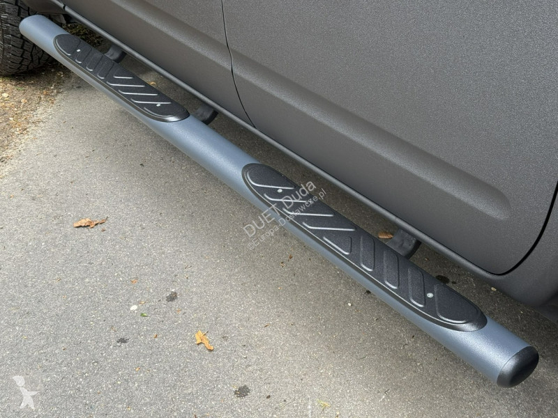 Véhicule utilitaire Nissan