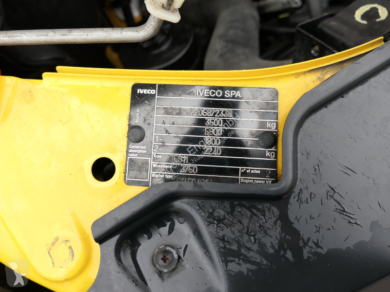 Veicolo commerciale Iveco Daily 35 S11 C30C...
