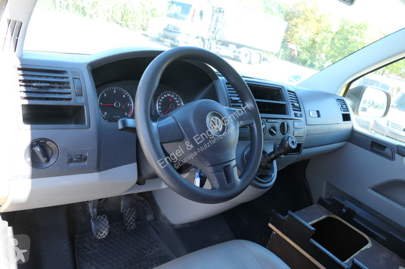 Véhicule utilitaire Volkswagen T5 Transporter...
