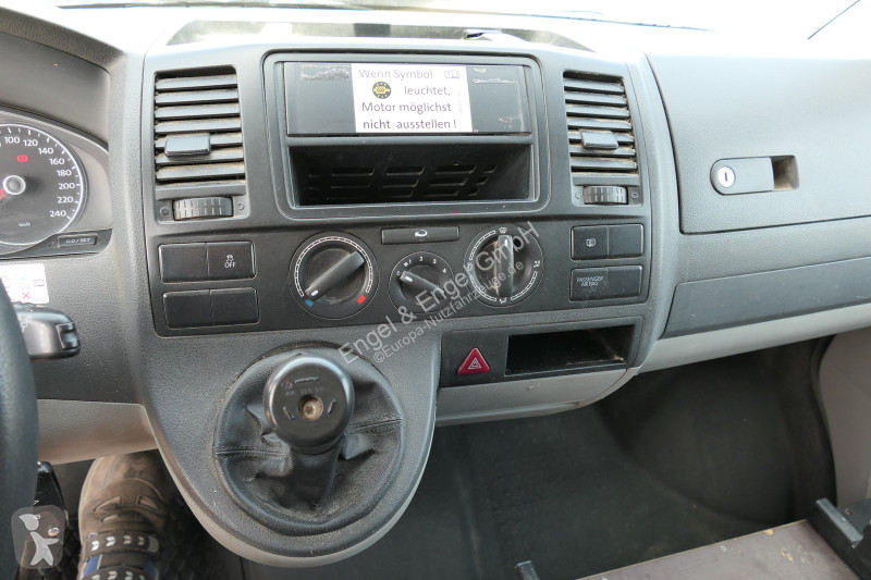 Autoutilitară Volkswagen T5 Transporter 2.0 TDI...