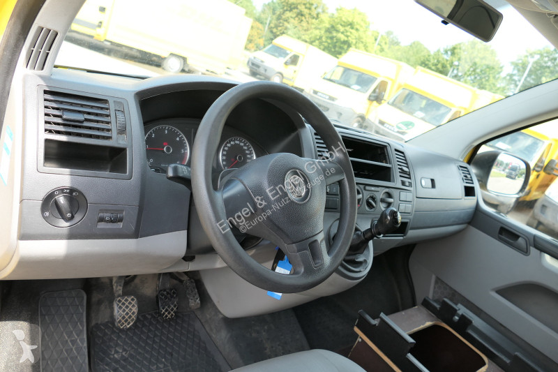 Véhicule utilitaire Volkswagen T5 Transporter...