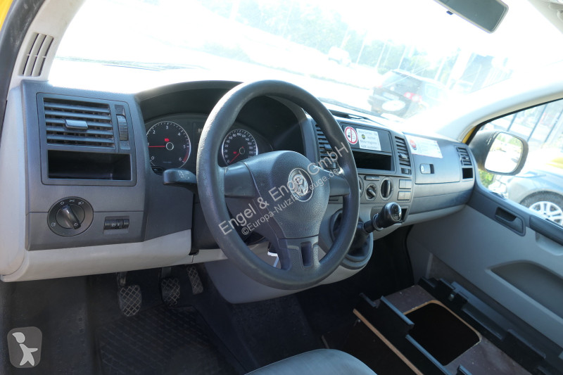 Véhicule utilitaire Volkswagen T5 Transporter...
