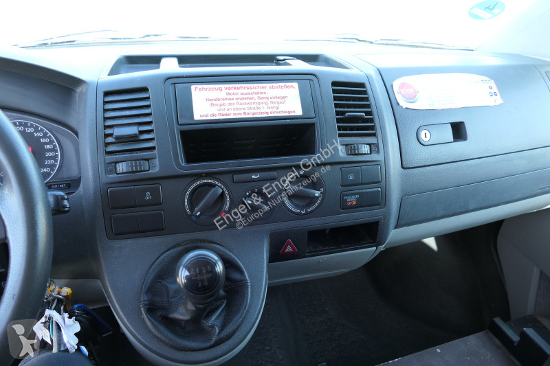 Véhicule utilitaire Volkswagen T5 Transporter...