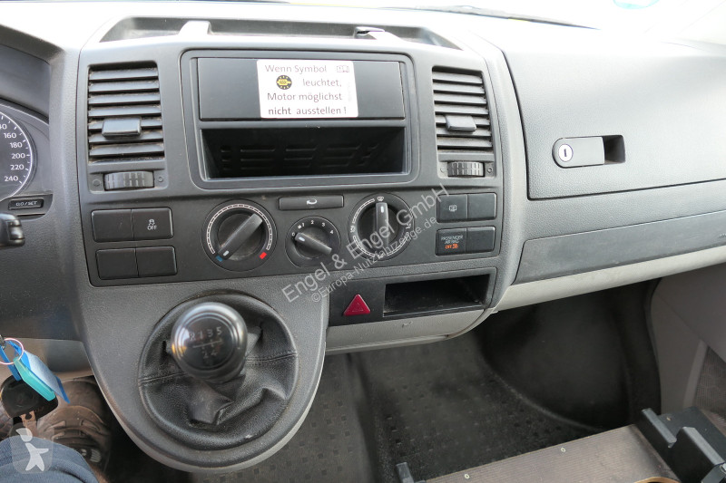 Véhicule utilitaire Volkswagen T5 Transporter...