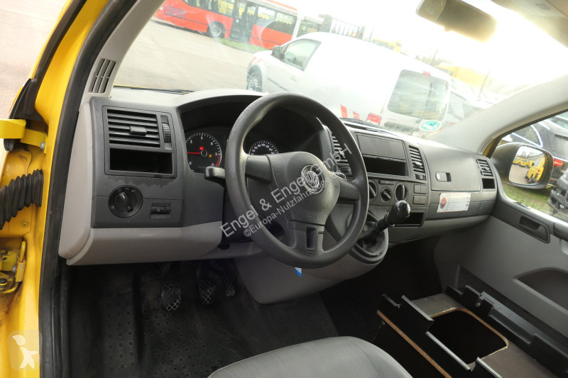 Véhicule utilitaire Volkswagen T5 Transporter...