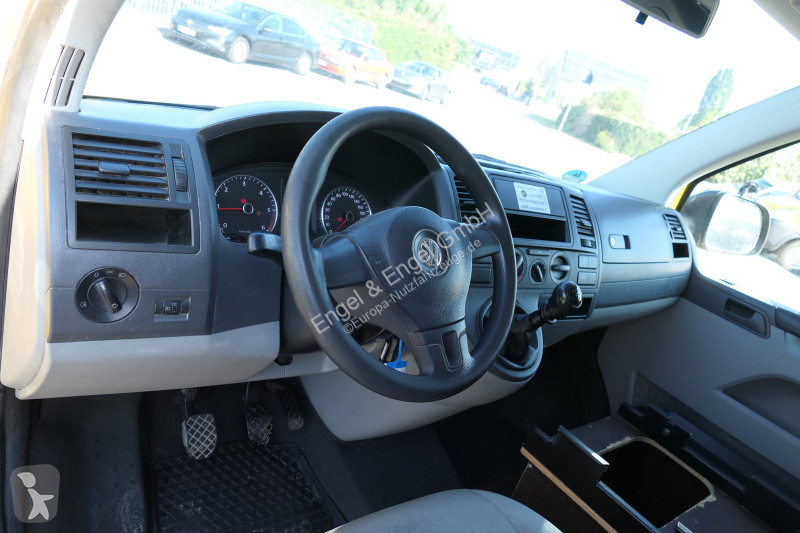 Véhicule utilitaire Volkswagen T5 Transporter...