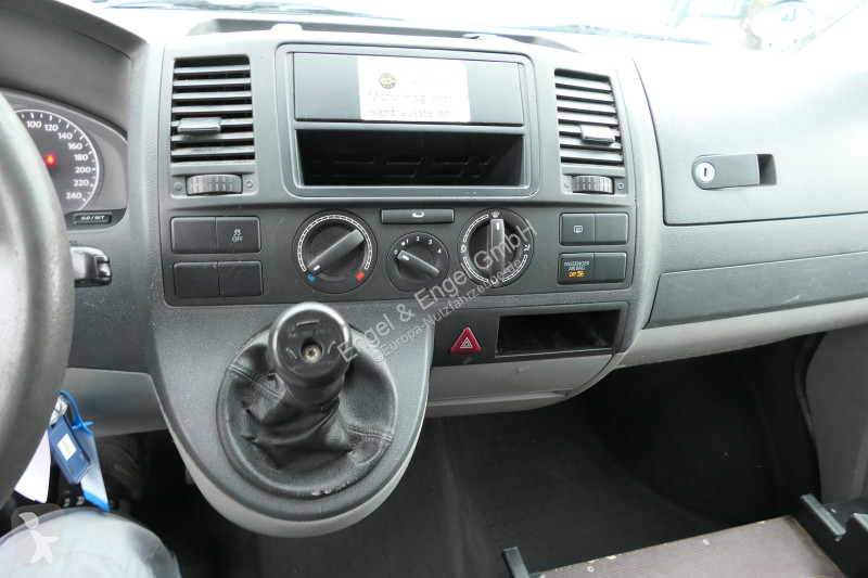 Лекотоварен автомобил Volkswagen T5 Transporter...