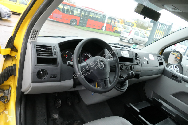 Véhicule utilitaire Volkswagen T5 Transporter...