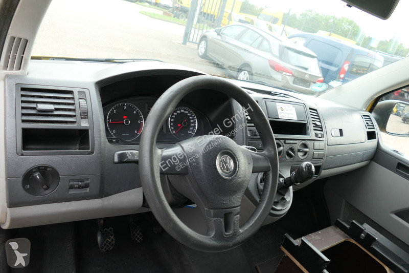 Véhicule utilitaire Volkswagen T5 Transporter...